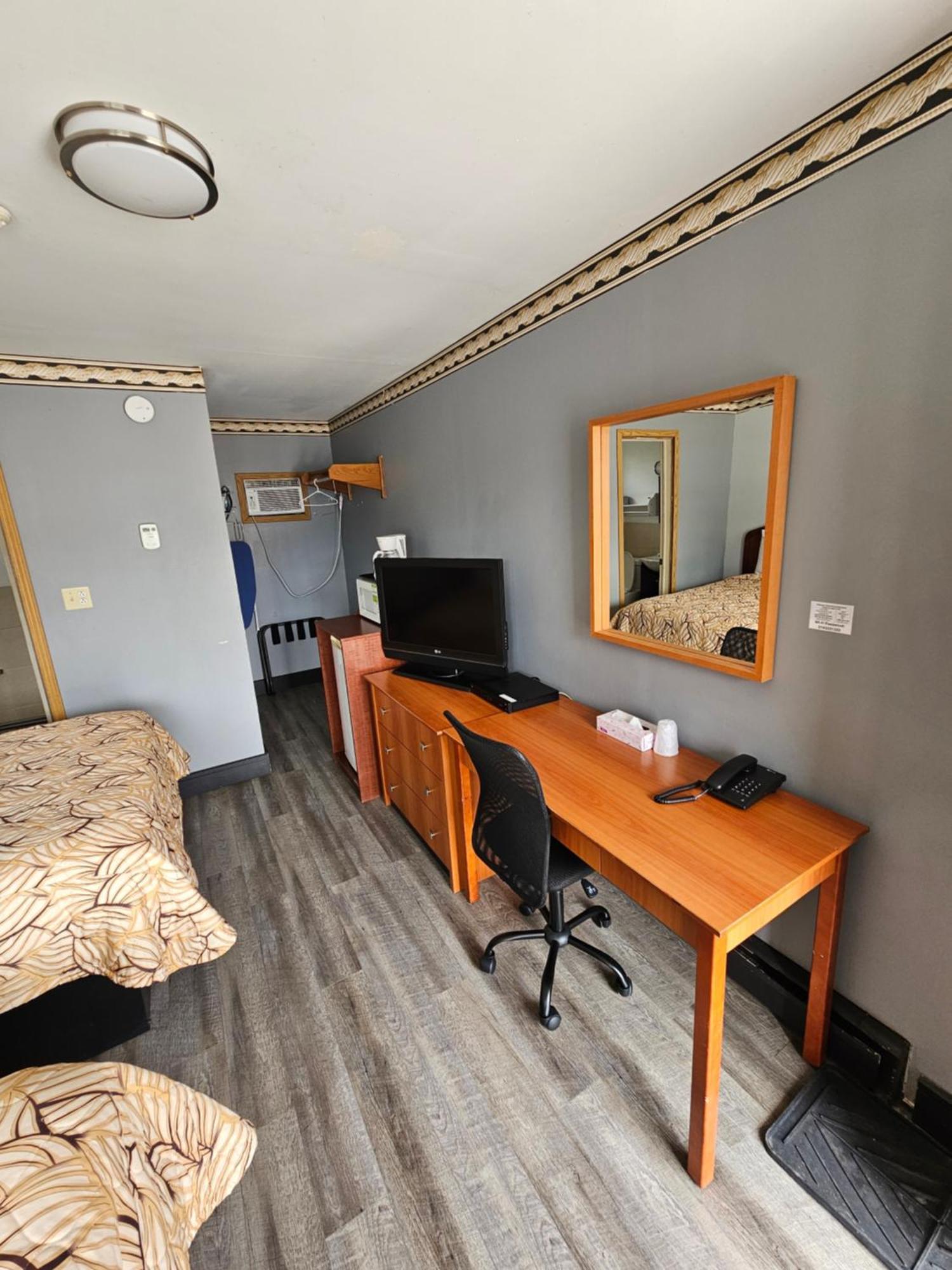 Forest Plaza Motel Mount Forest Buitenkant foto