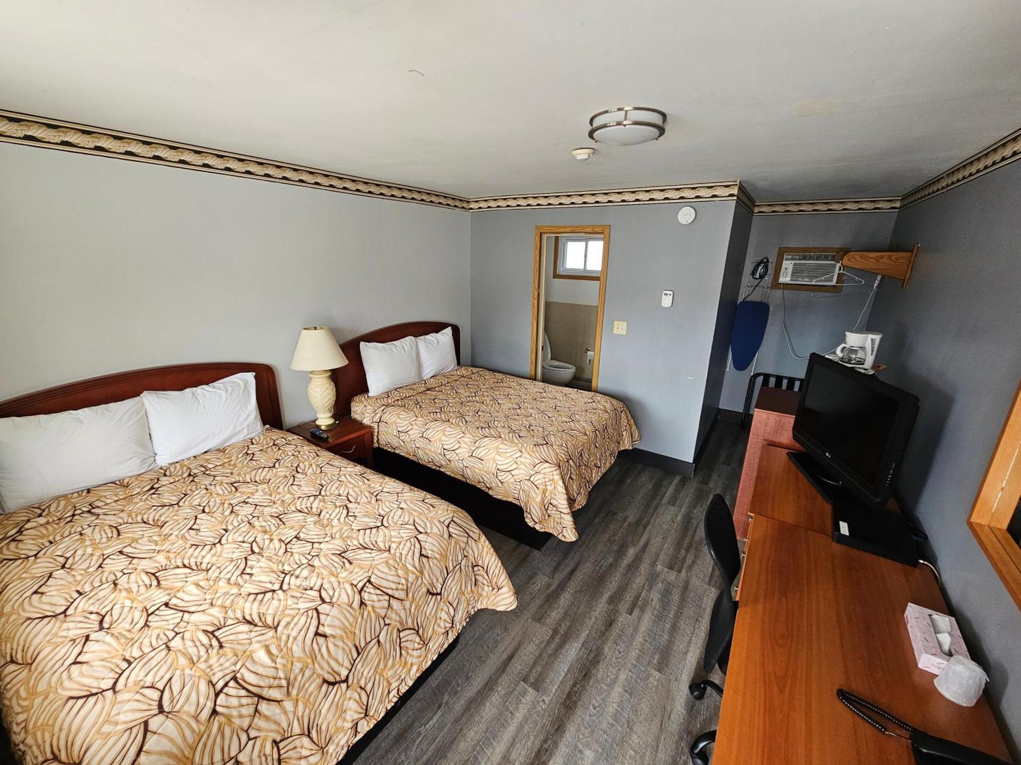 Forest Plaza Motel Mount Forest Buitenkant foto