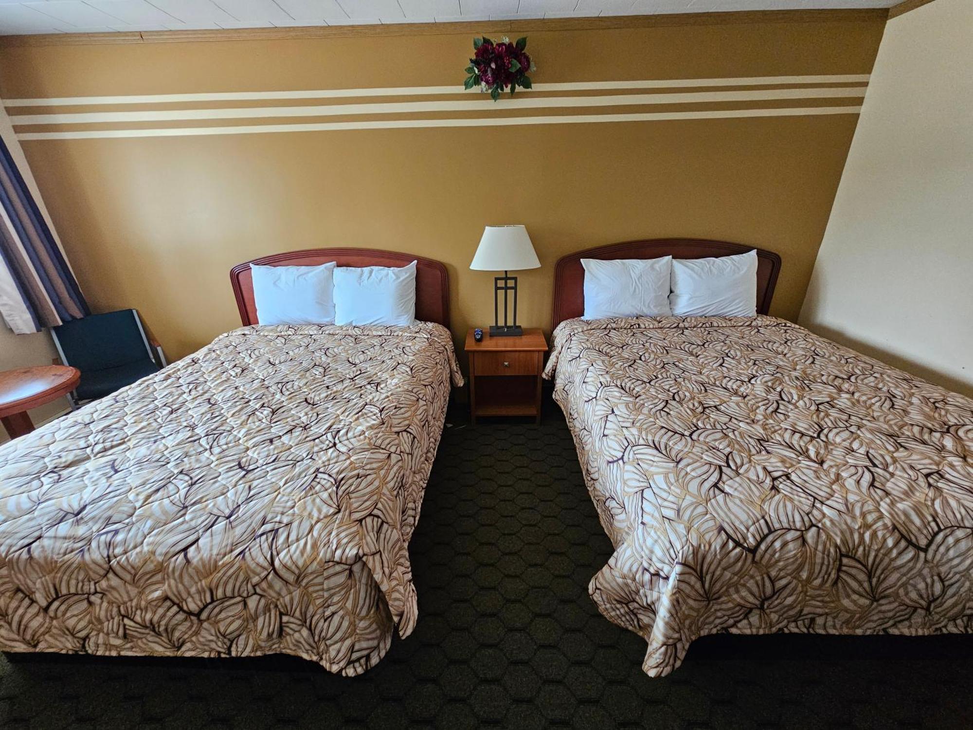 Forest Plaza Motel Mount Forest Buitenkant foto