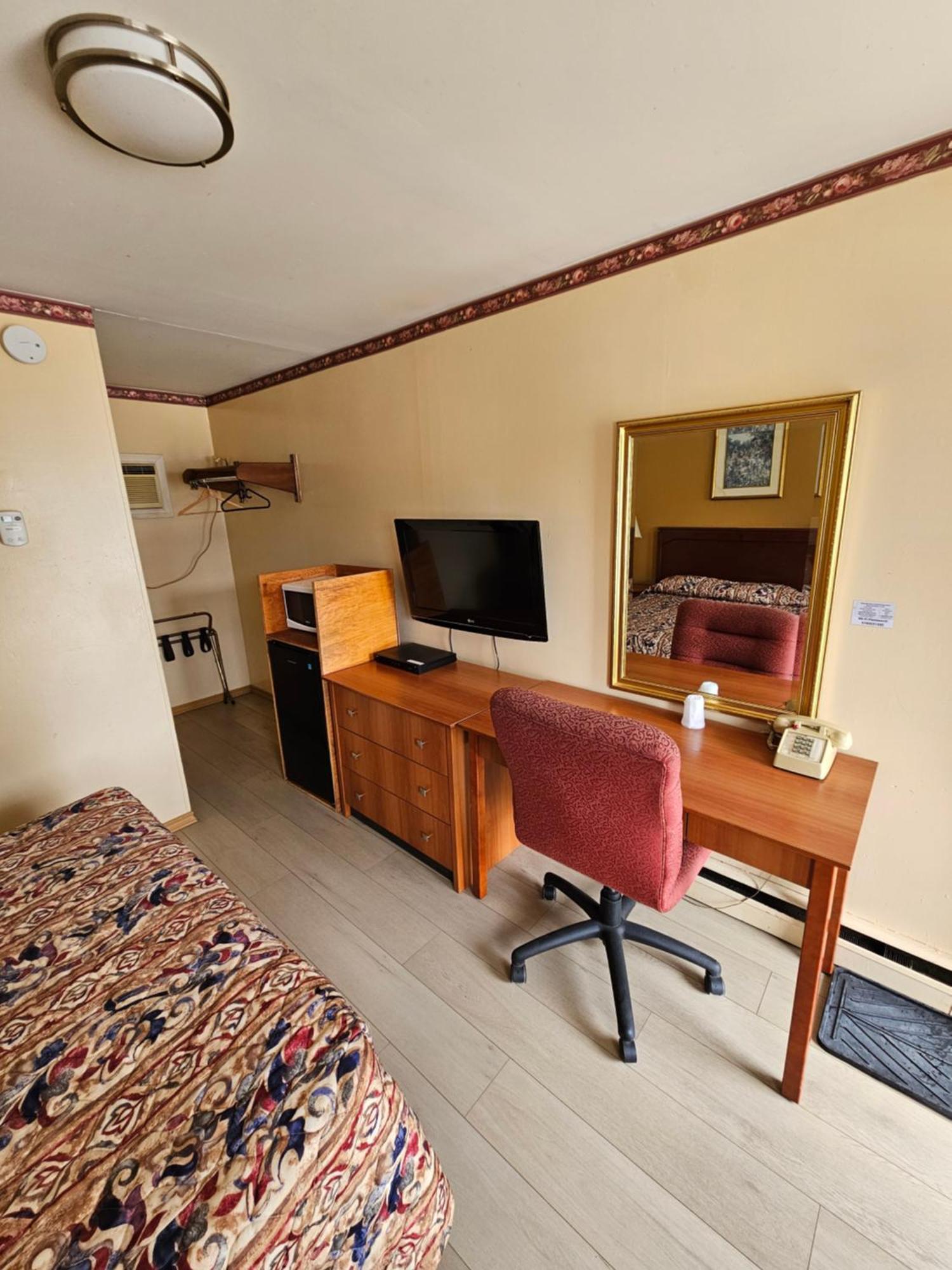 Forest Plaza Motel Mount Forest Buitenkant foto