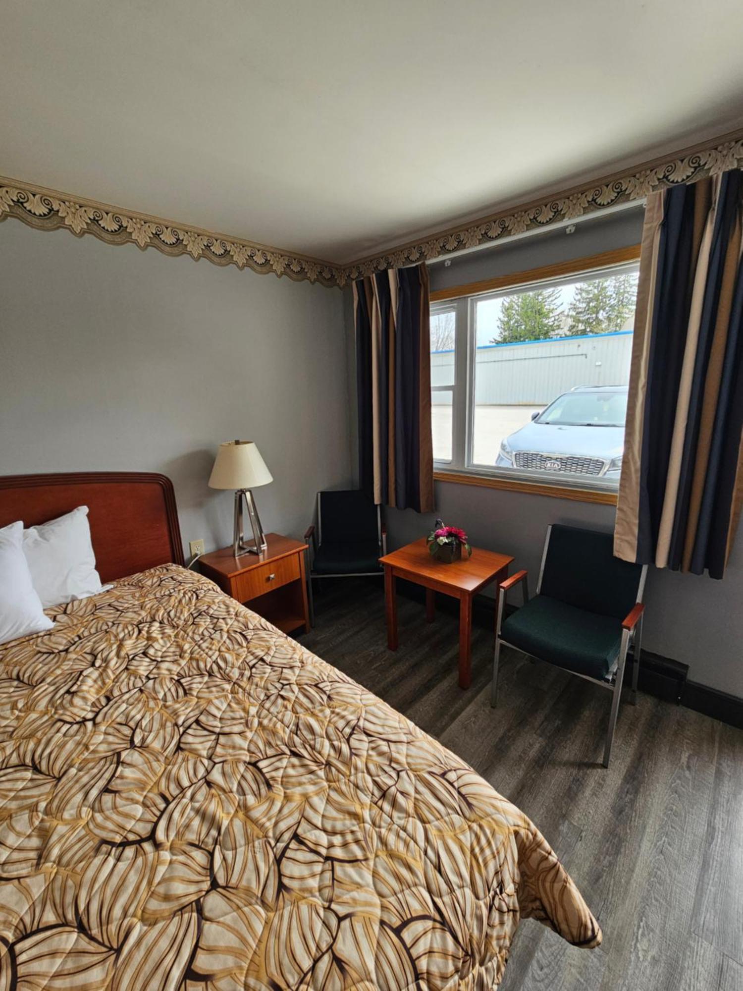 Forest Plaza Motel Mount Forest Buitenkant foto