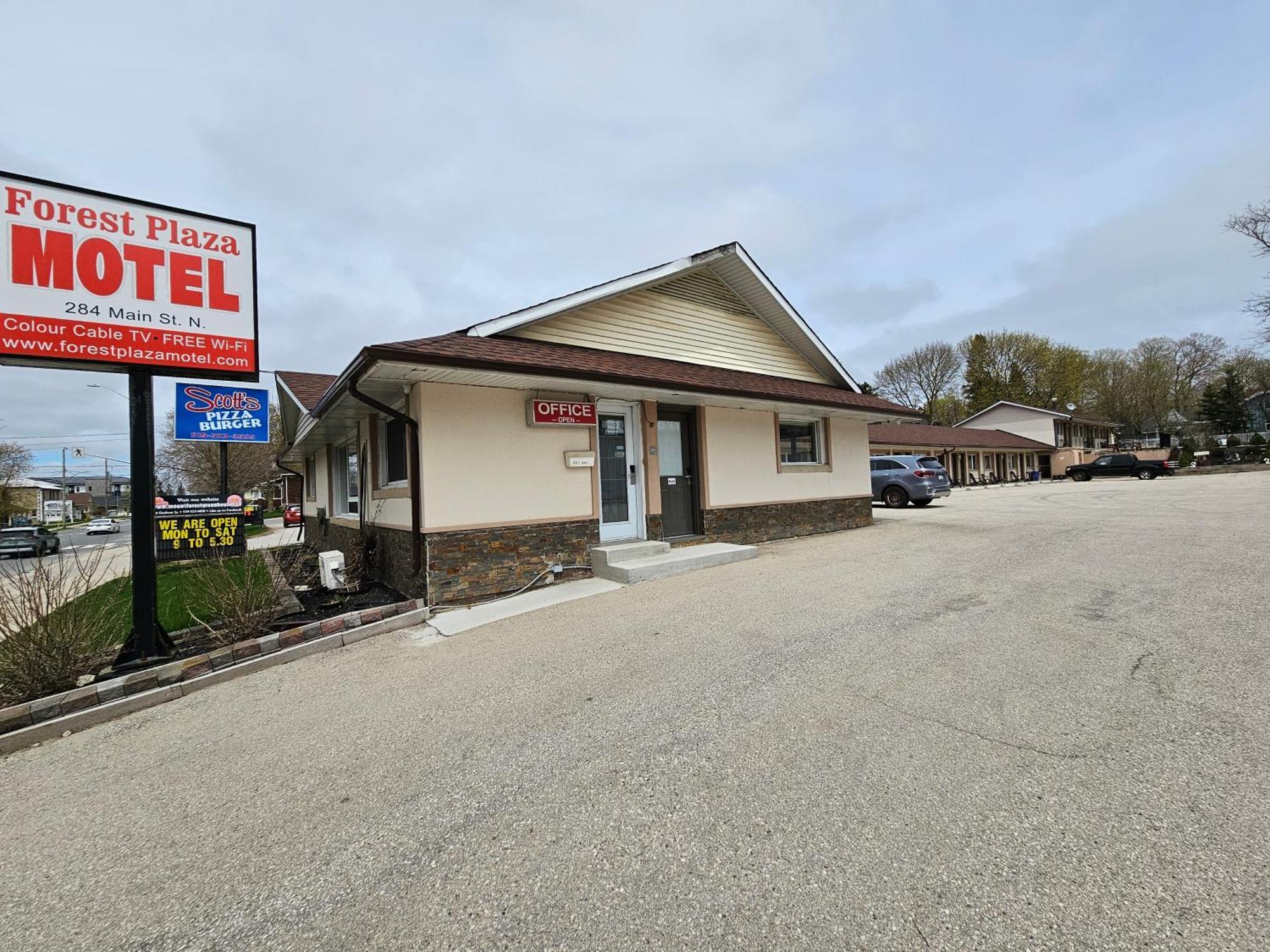 Forest Plaza Motel Mount Forest Buitenkant foto