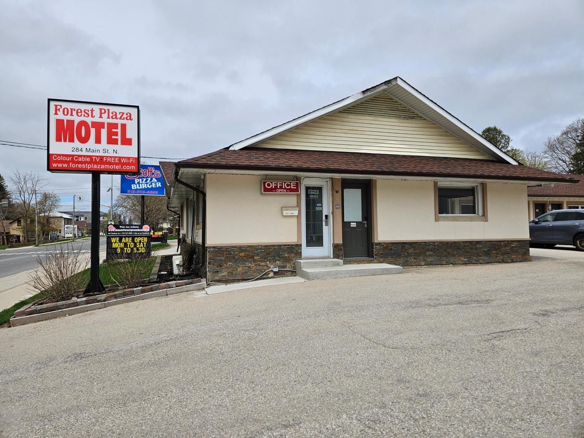 Forest Plaza Motel Mount Forest Buitenkant foto
