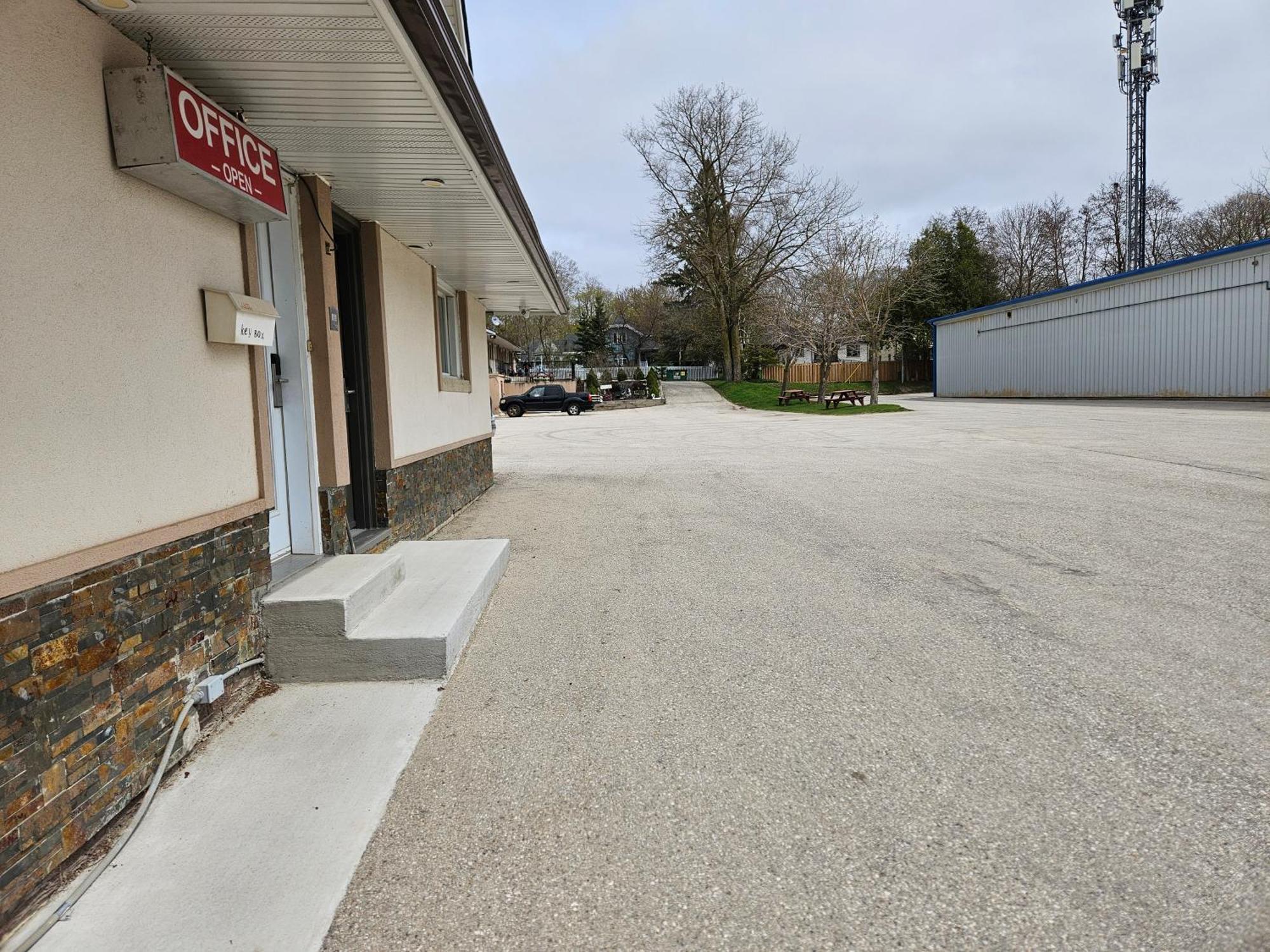 Forest Plaza Motel Mount Forest Buitenkant foto