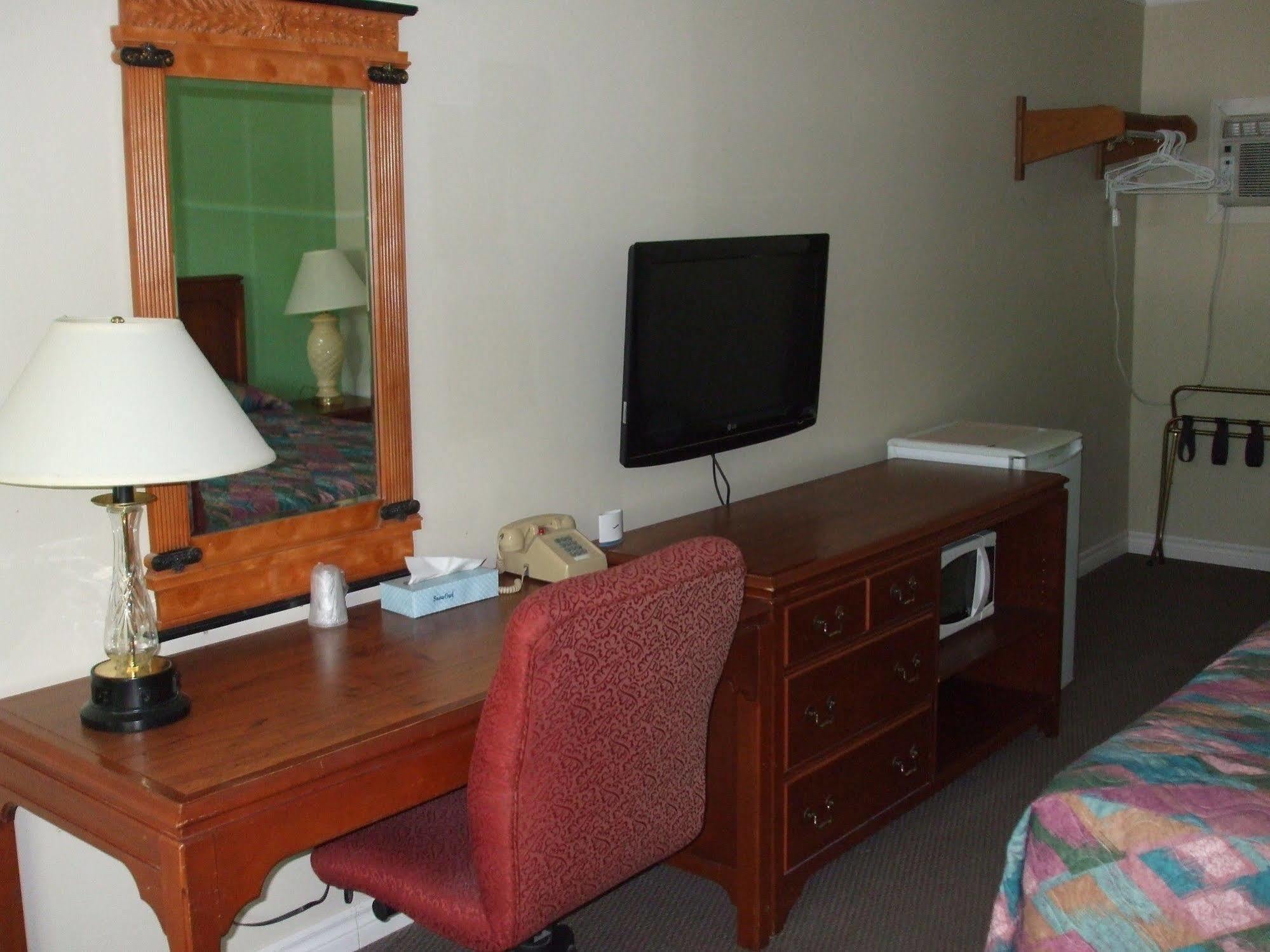 Forest Plaza Motel Mount Forest Buitenkant foto