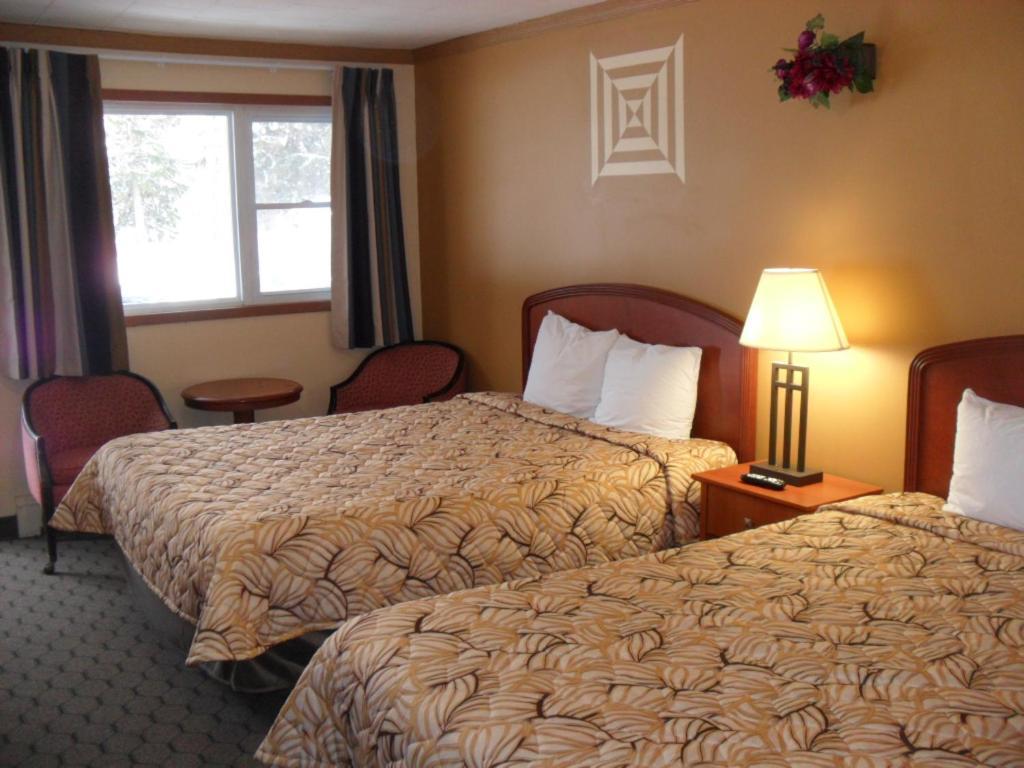 Forest Plaza Motel Mount Forest Buitenkant foto