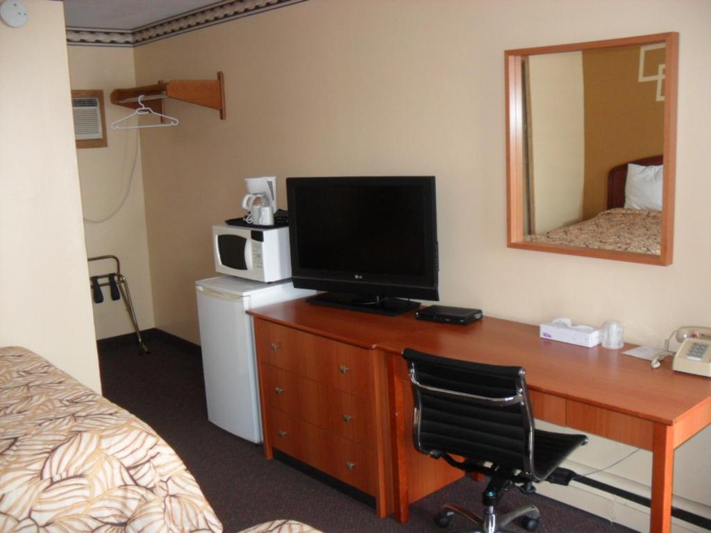 Forest Plaza Motel Mount Forest Buitenkant foto