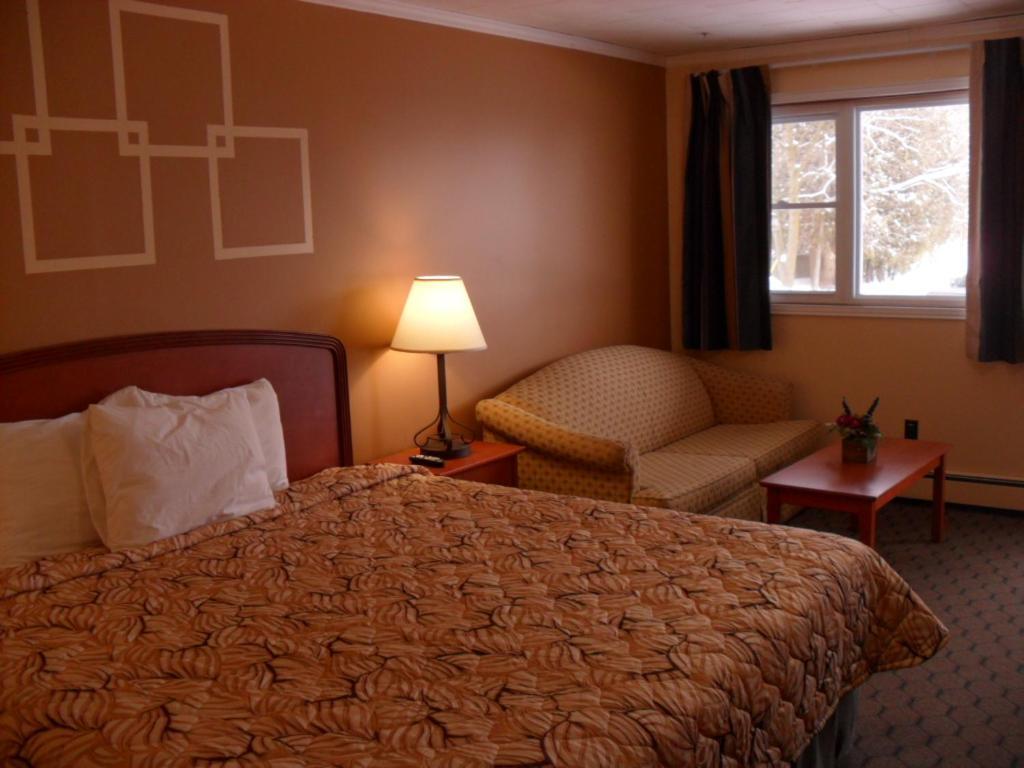 Forest Plaza Motel Mount Forest Buitenkant foto