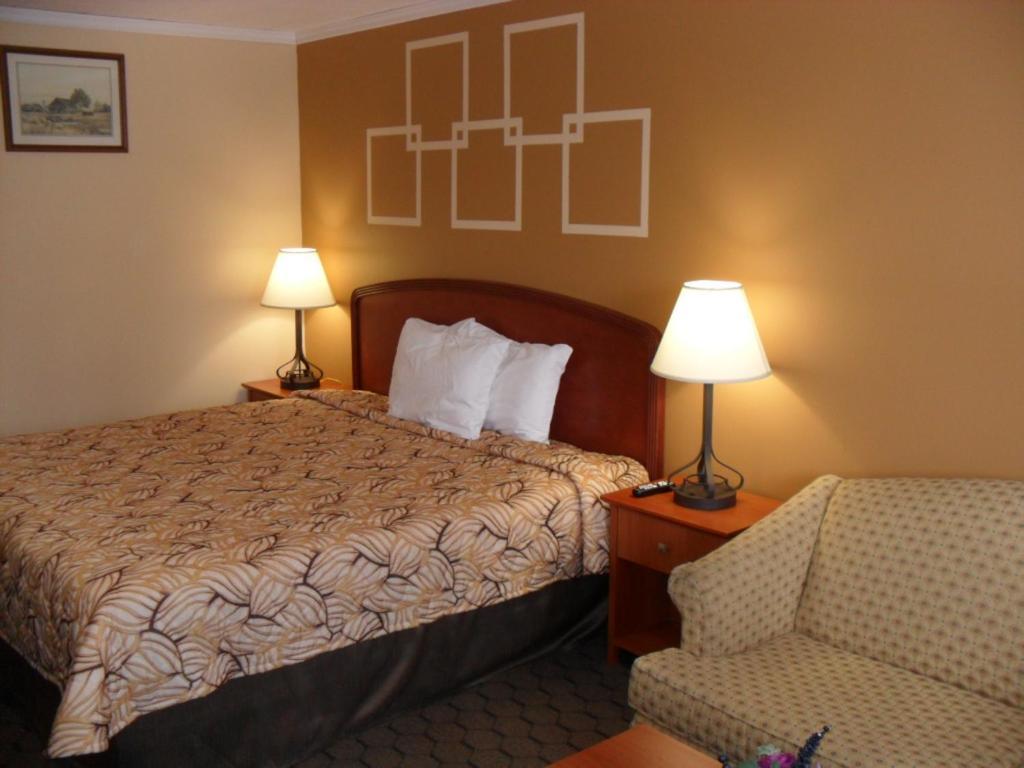 Forest Plaza Motel Mount Forest Buitenkant foto