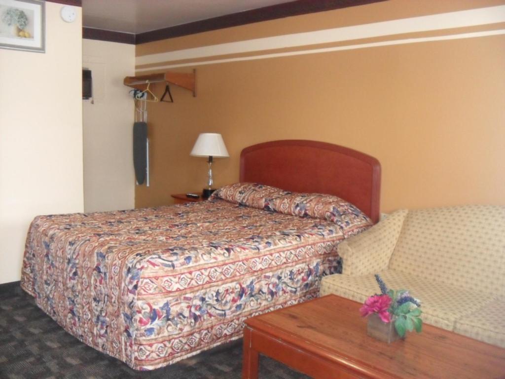 Forest Plaza Motel Mount Forest Buitenkant foto